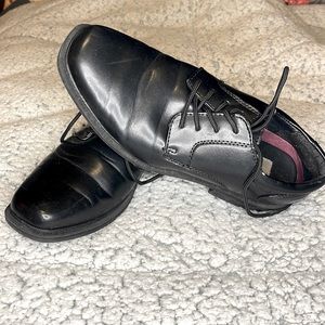 Madison Avenue Willie black Oxford dress shoe. Men’s 5.5 women’s 7.5.